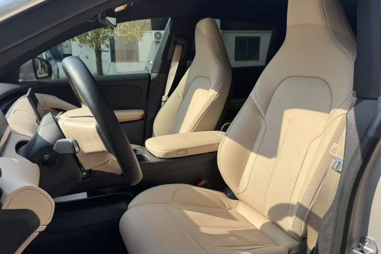 Used Nio ET5T 2023 75 kWh Touring Interior 6