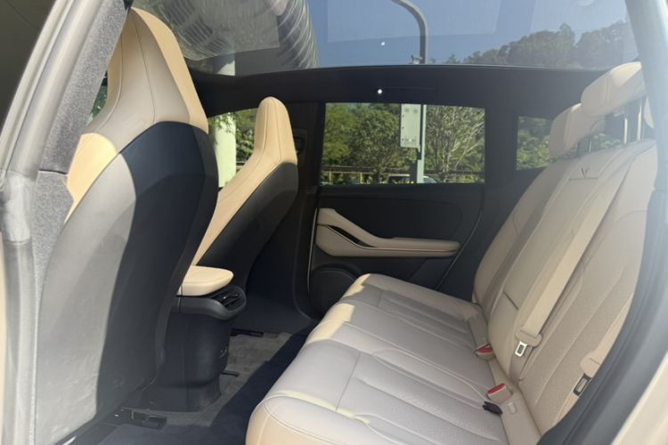 Used Nio ET5T 2023 75 kWh Touring Interior 6