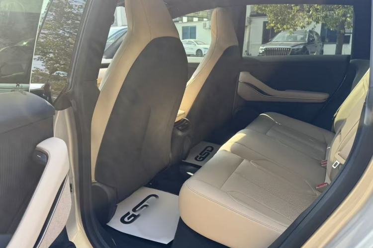 Used Nio ET5T 2023 75 kWh Touring Interior 7