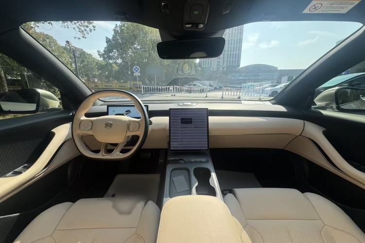 Used Nio ET5T 2023 75 kWh Touring Interior 8