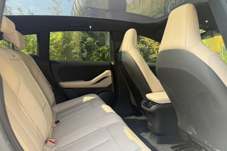 Used Nio ET5T 2023 75 kWh Touring Interior 8
