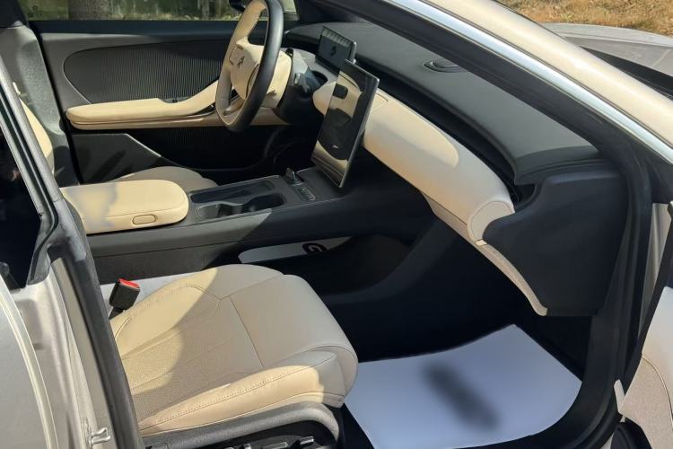 Used Nio ET5T 2023 75 kWh Touring Interior 9