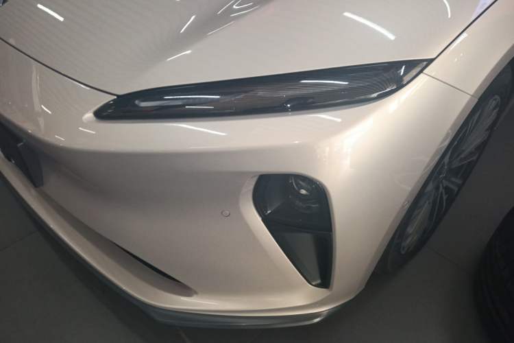 Used Nio ET5T 2023 75 kWh Touring Left Front Headlight