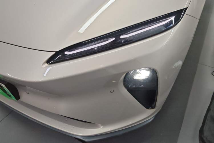 Used Nio ET5T 2023 75 kWh Touring Left Front Headlight