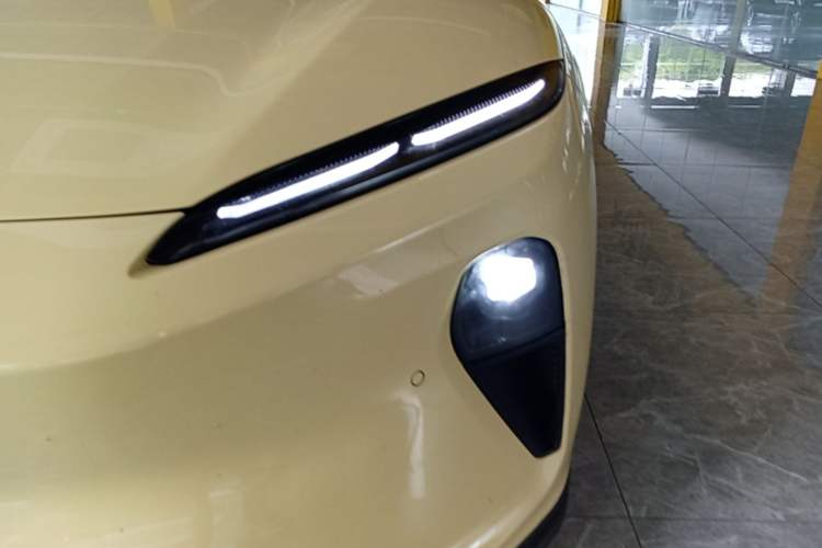 Used Nio ET5T 2023 75 kWh Touring Left Front Headlight