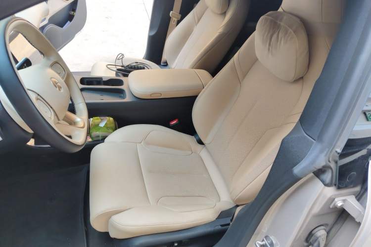 Used Nio ET5T 2023 75 kWh Touring Left Front Seat