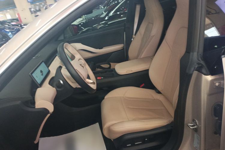 Used Nio ET5T 2023 75 kWh Touring Left Front Seat