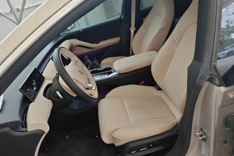 Used Nio ET5T 2023 75 kWh Touring Left Front Seat