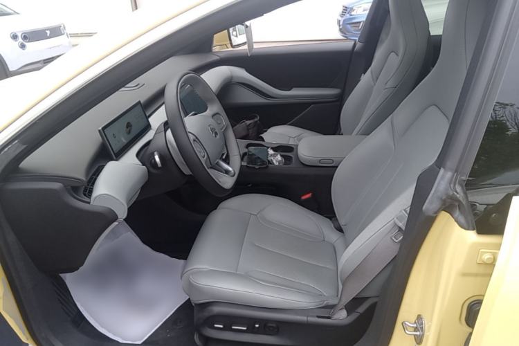 Used Nio ET5T 2023 75 kWh Touring Left Front Seat