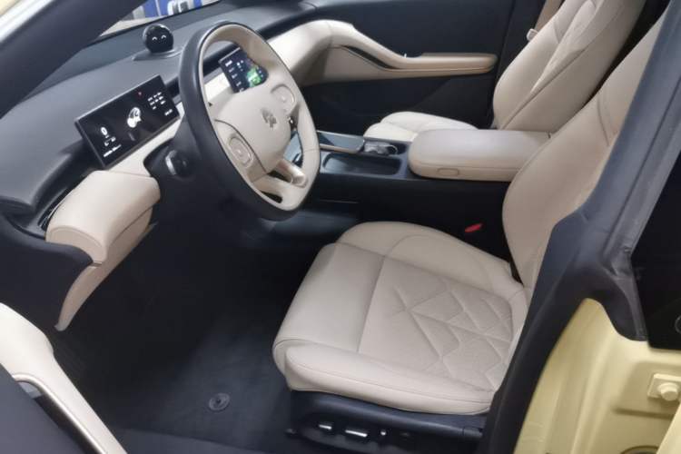 Used Nio ET5T 2023 75 kWh Touring Left Front Seat