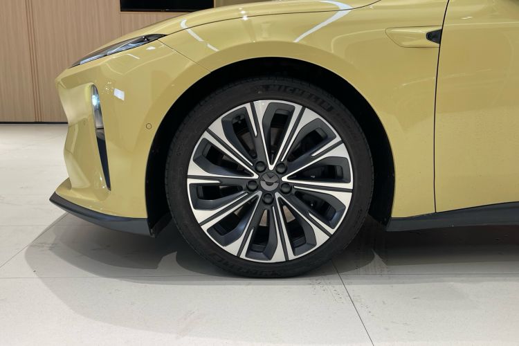 Used Nio ET5T 2023 75 kWh Touring Left Front Wheel Hub