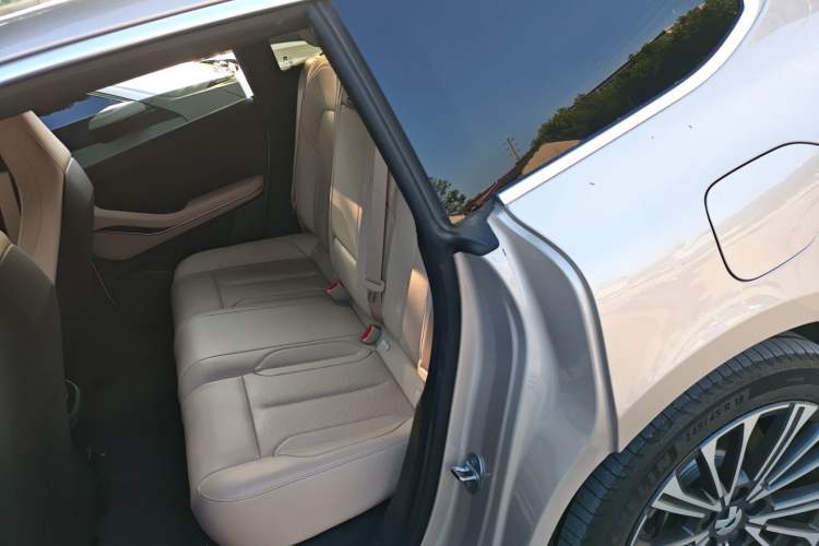 Used Nio ET5T 2023 75 kWh Touring Left Rear Seat