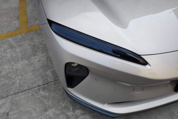 Used Nio ET5T 2023 75 kWh Touring Right Front Headlight