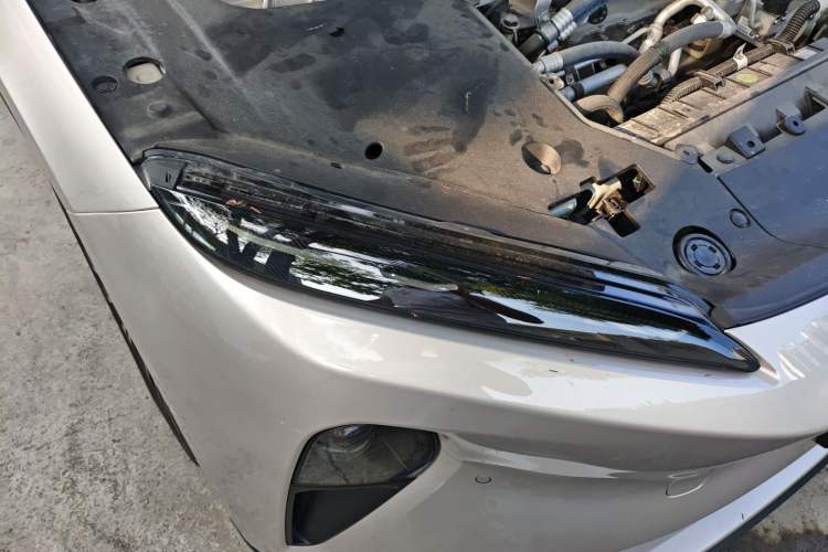 Used Nio ET5T 2023 75 kWh Touring Right Front Headlight