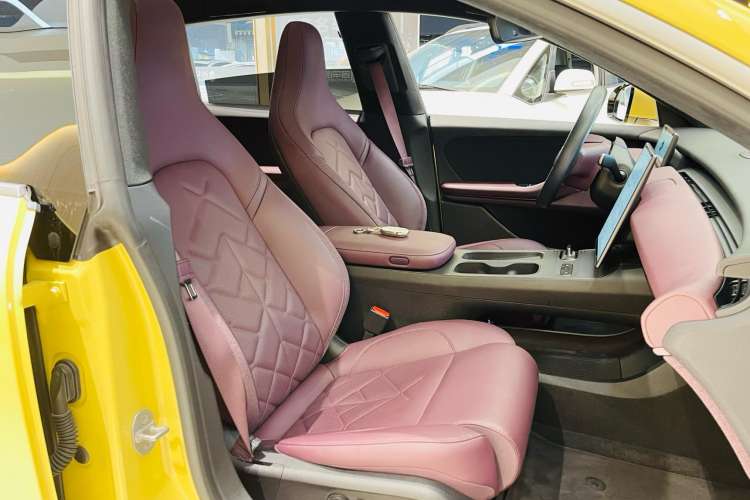Used Nio ET5T 2023 75 kWh Touring Right Front Seat