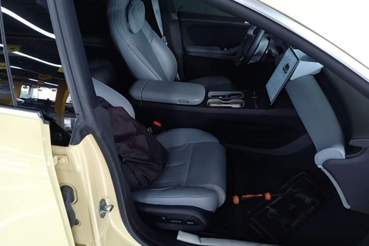 Used Nio ET5T 2023 75 kWh Touring Right Front Seat