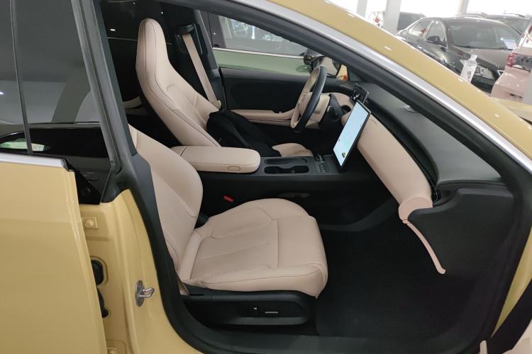 Used Nio ET5T 2023 75 kWh Touring Right Front Seat
