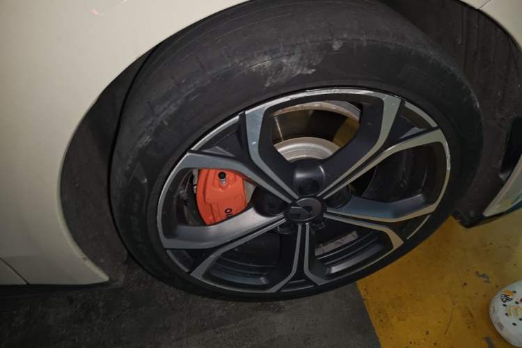 Used Nio ET5T 2023 100kWh Touring Right Front Wheel Hub