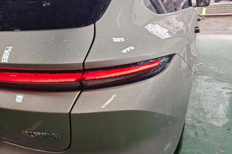 Used Nio ET5T 2023 75 kWh Touring Right Rear Taillight