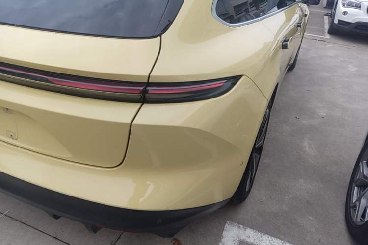 Used Nio ET5T 2023 75 kWh Touring Right Rear Taillight
