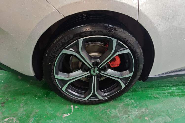 Used Nio ET5T 2023 75 kWh Touring Right Rear Wheel Hub