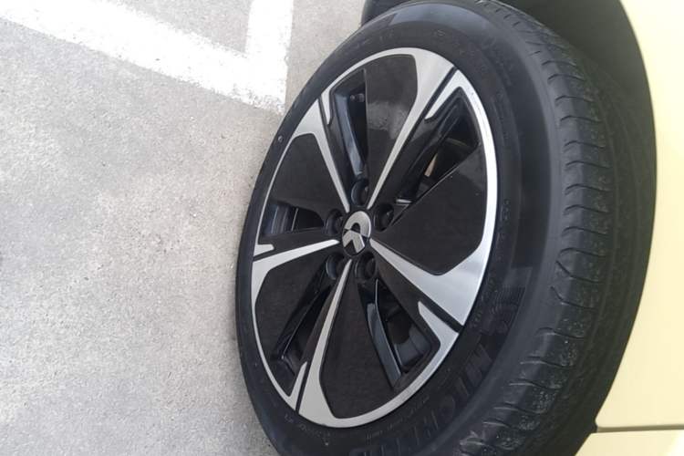 Used Nio ET5T 2023 75 kWh Touring Right Rear Wheel Hub