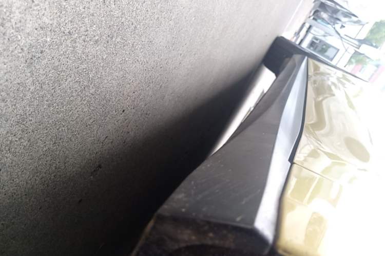 Used Nio ET5T 2023 75 kWh Touring Right Side Sill