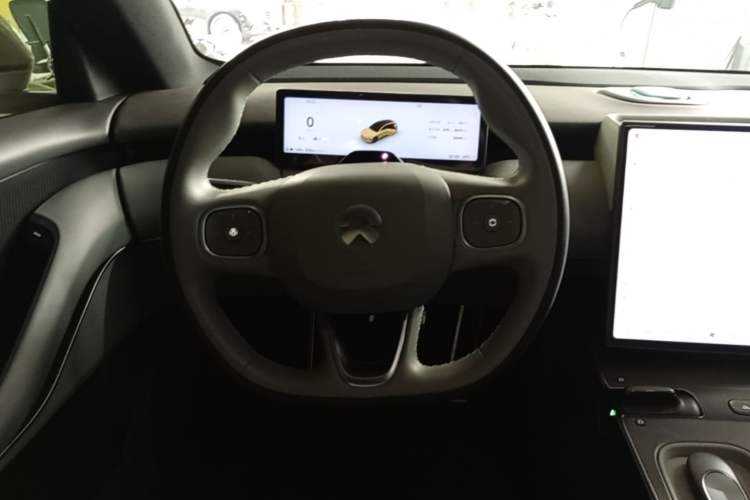 Used Nio ET5T 2023 75 kWh Touring Steering Wheel