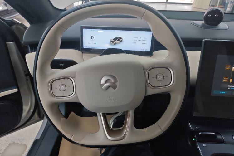 Used Nio ET5T 2023 75 kWh Touring Steering Wheel