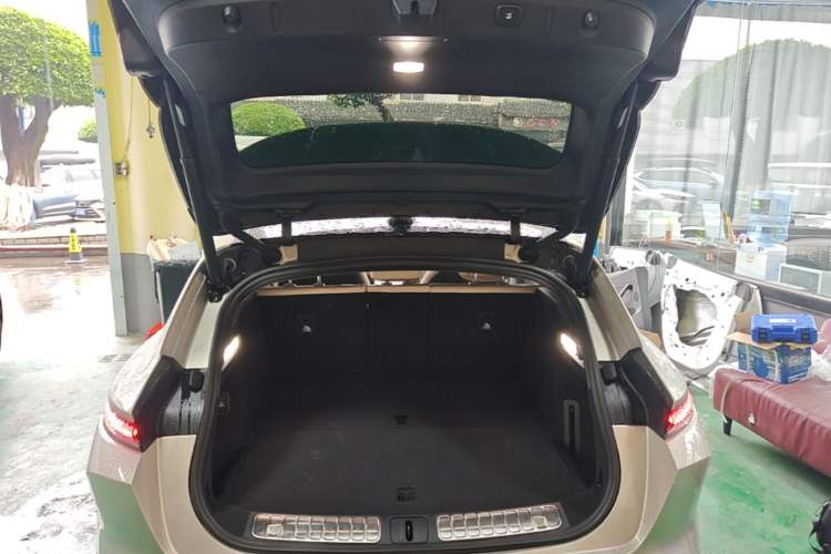 Used Nio ET5T 2023 75 kWh Touring Trunk