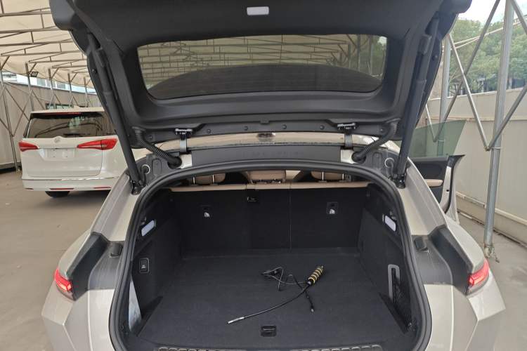 Used Nio ET5T 2023 75 kWh Touring Trunk