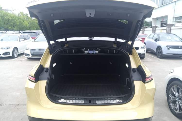 Used Nio ET5T 2023 75 kWh Touring Trunk