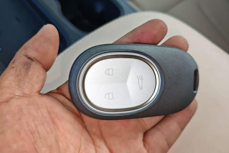 Used Nio ET5T 2023 75 kWh Touring Vehicle Key