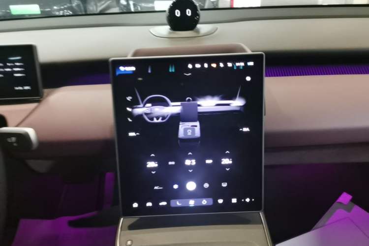 Used Nio ET5T 2024 75kWh Touring Audio And AC Panel