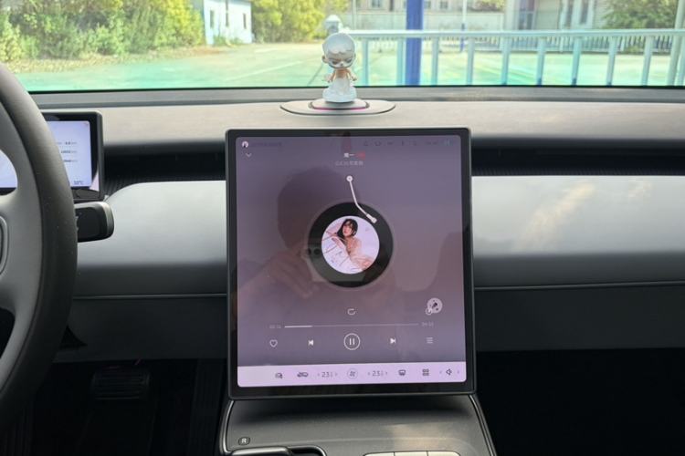 Used Nio ET5T 2024 75kWh Touring Audio And AC Panel