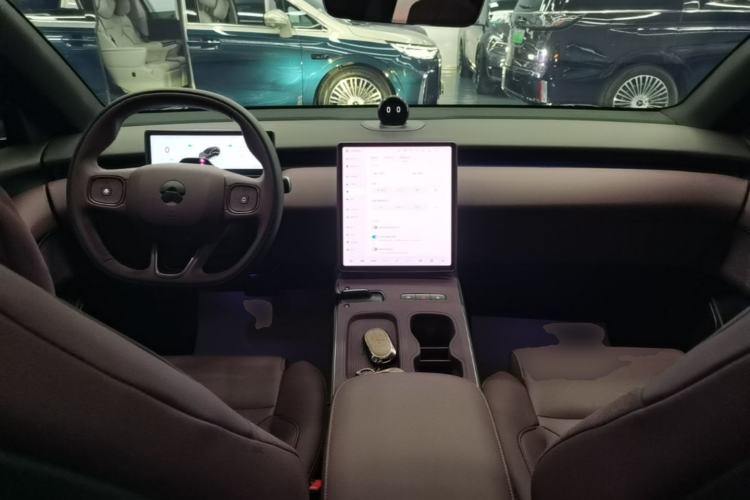 Used Nio ET5T 2024 75kWh Touring Center Console