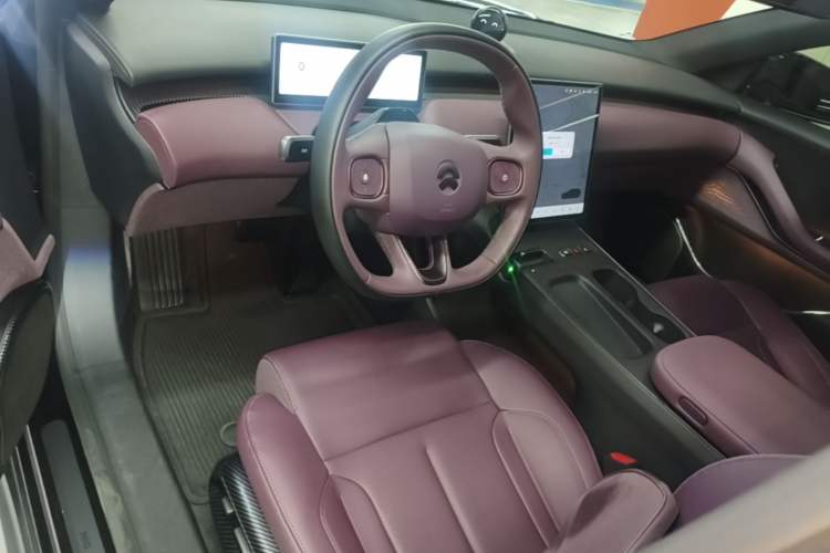 Used Nio ET5T 2024 75kWh Touring Center Console