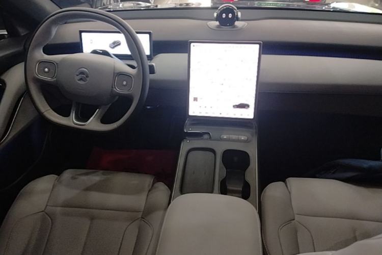 Used Nio ET5T 2024 75kWh Touring Center Console