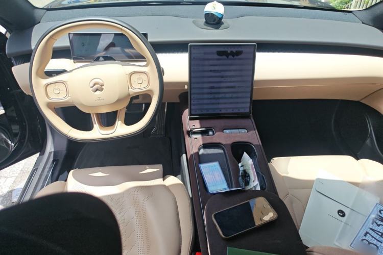 Used Nio ET5T 2024 75kWh Touring Center Console