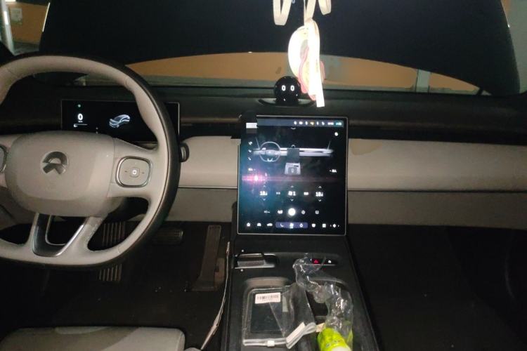 Used Nio ET5T 2024 75kWh Touring Center Console