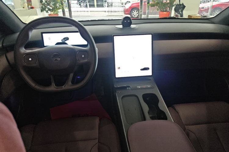 Used Nio ET5T 2024 75kWh Touring Center Console