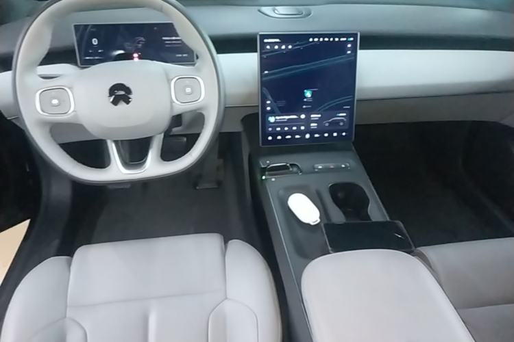 Used Nio ET5T 2024 75kWh Touring Center Console