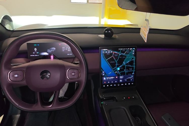 Used Nio ET5T 2024 75kWh Touring Center Console