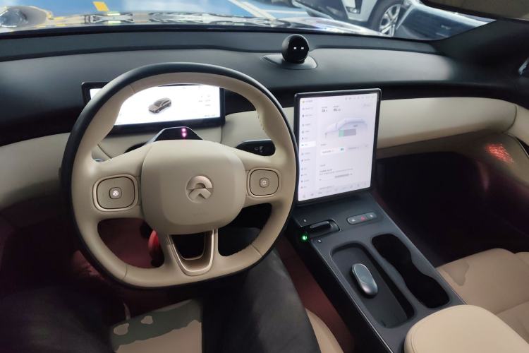 Used Nio ET5T 2024 75kWh Touring Center Console