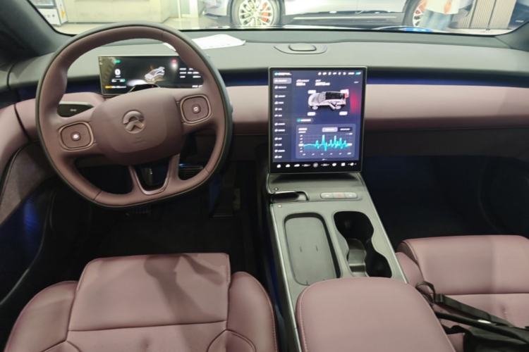 Used Nio ET5T 2024 75kWh Touring Center Console