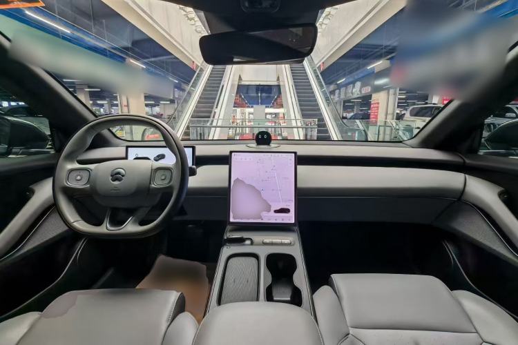 Used Nio ET5T 2024 75kWh Touring Center Console