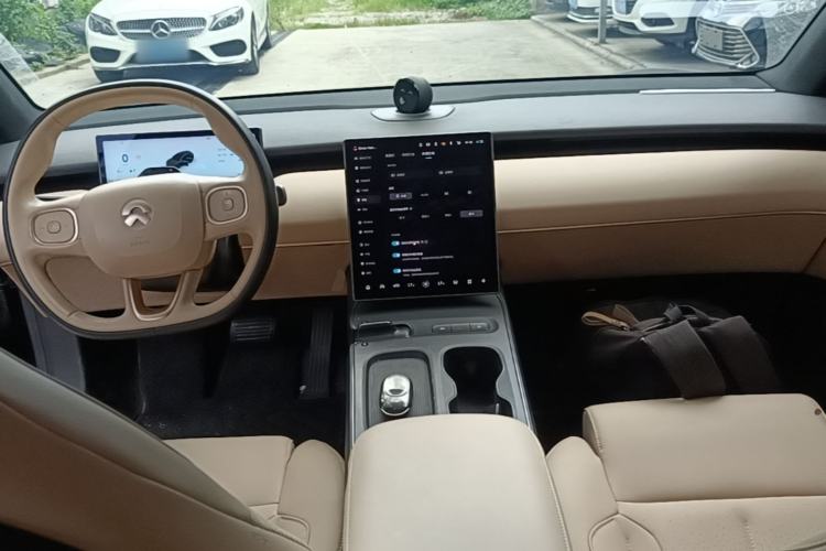 Used Nio ET5T 2024 75kWh Touring Center Console