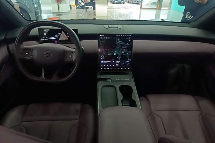 Used Nio ET5T 2024 75kWh Touring Center Console