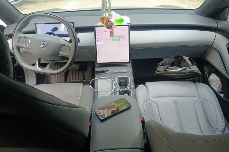 Used Nio ET5T 2024 75kWh Touring Center Console