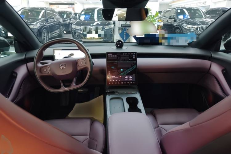 Used Nio ET5T 2024 75kWh Touring Center Console